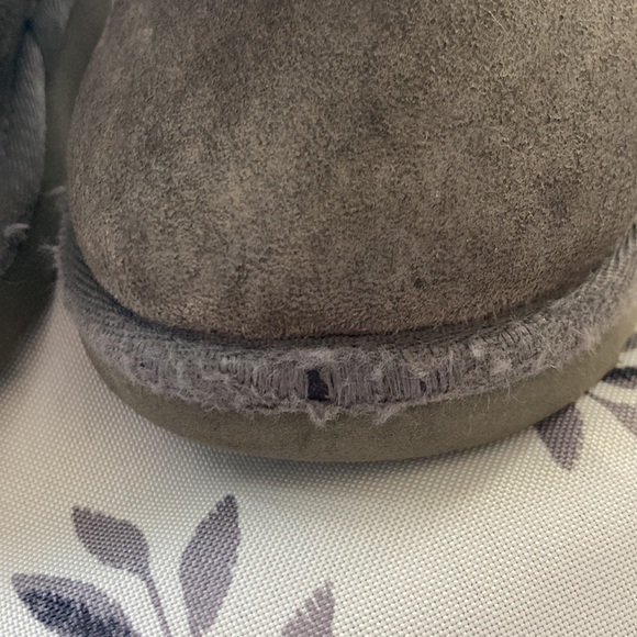 Toddler UGGS - Picture 3 of 6